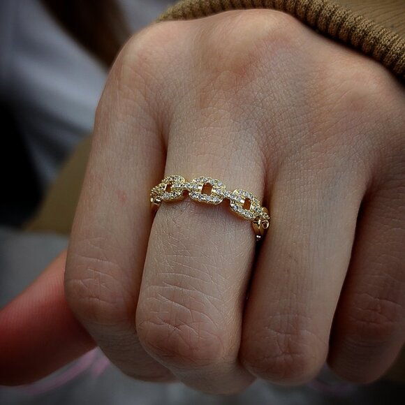 Linking Loops Crystal Ring - Picture 2 of 5